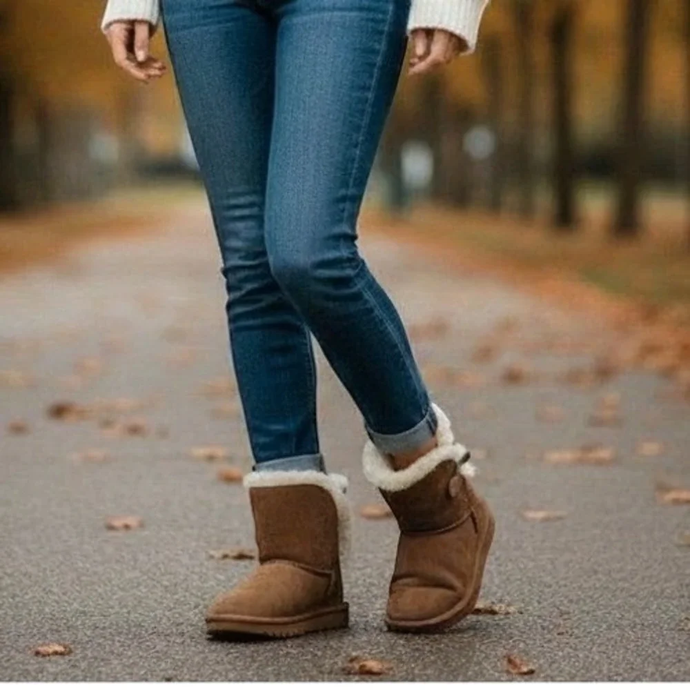UGG Toddler Bailey Button II Chestnut Suede‎ Boots Size 8T 1017400T